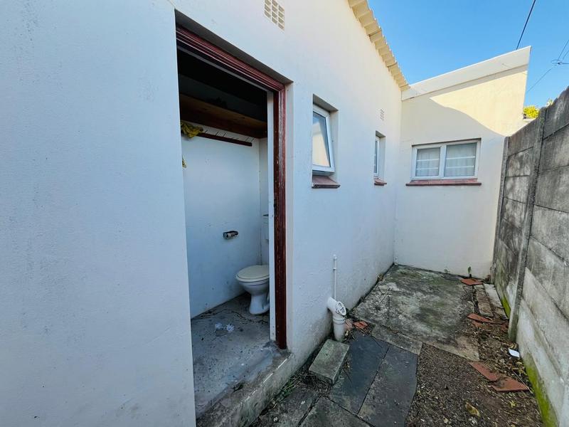 4 Bedroom Property for Sale in Cambridge West Eastern Cape